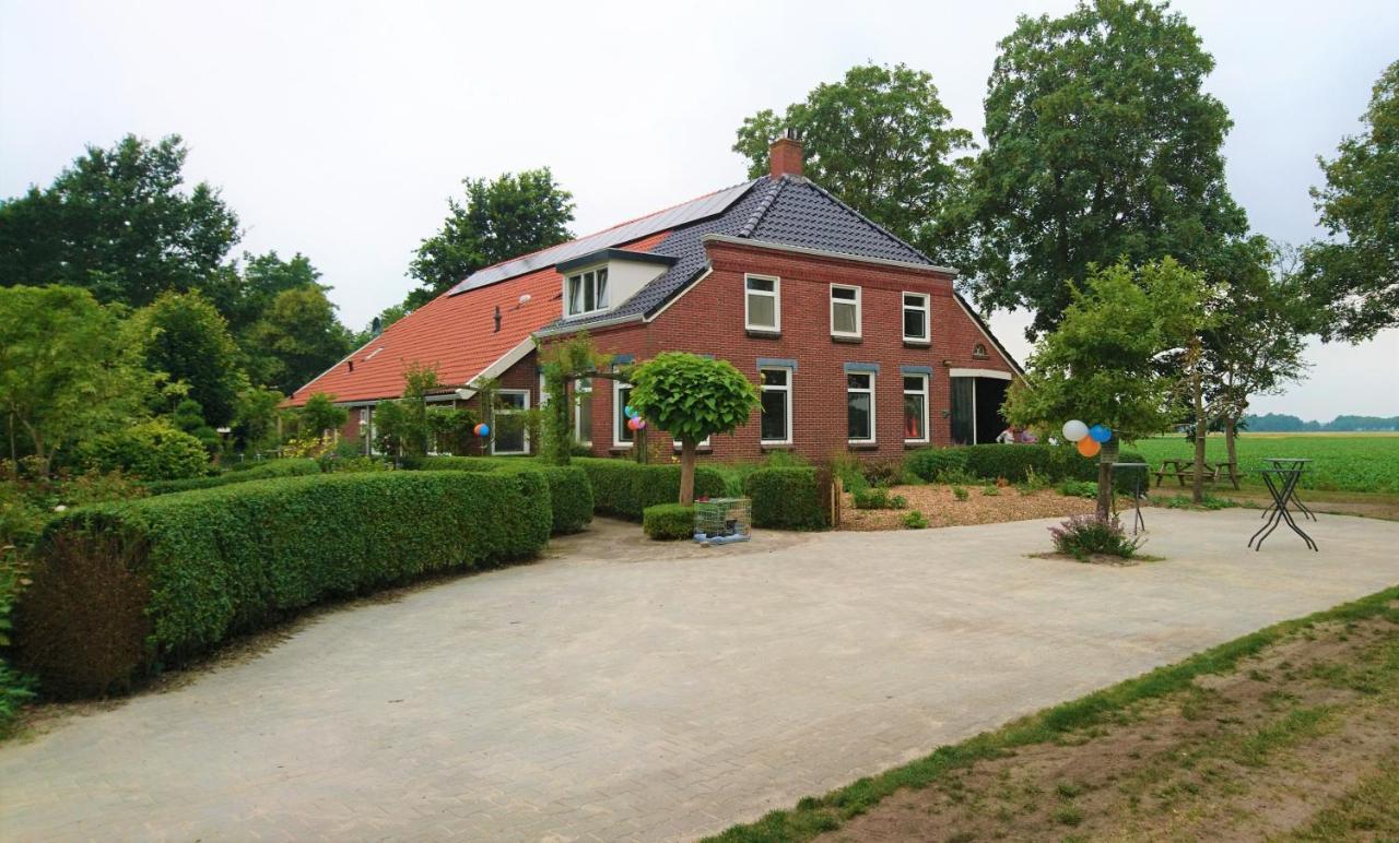 Slaaphuisjes Op Wielen Buitenwedde Westerwolde Eksteriør billede